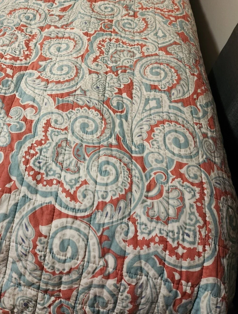 Beautiful Paisley Print Queen Size Quilt